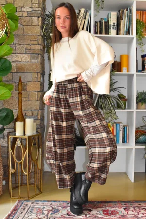 Patrick Plaid Brushed Cotton 7/8 Barrel Pant Chocolate